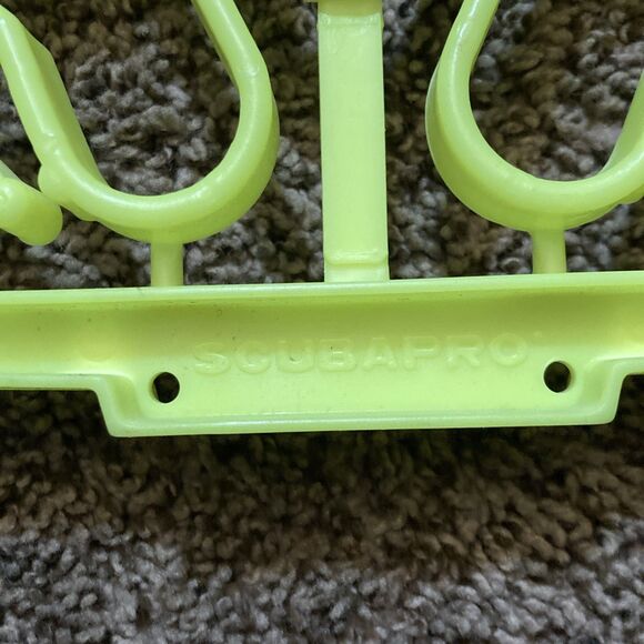 ScubaPro Diver Universal Hanger Lime Green - Picture 5 of 6